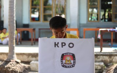 SUARA DEMOKRASI MELAHIRKAN  PEMIMPIN HEBAT