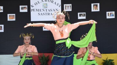 Persermbahan Tarian dari SMAK Pancasila Borong